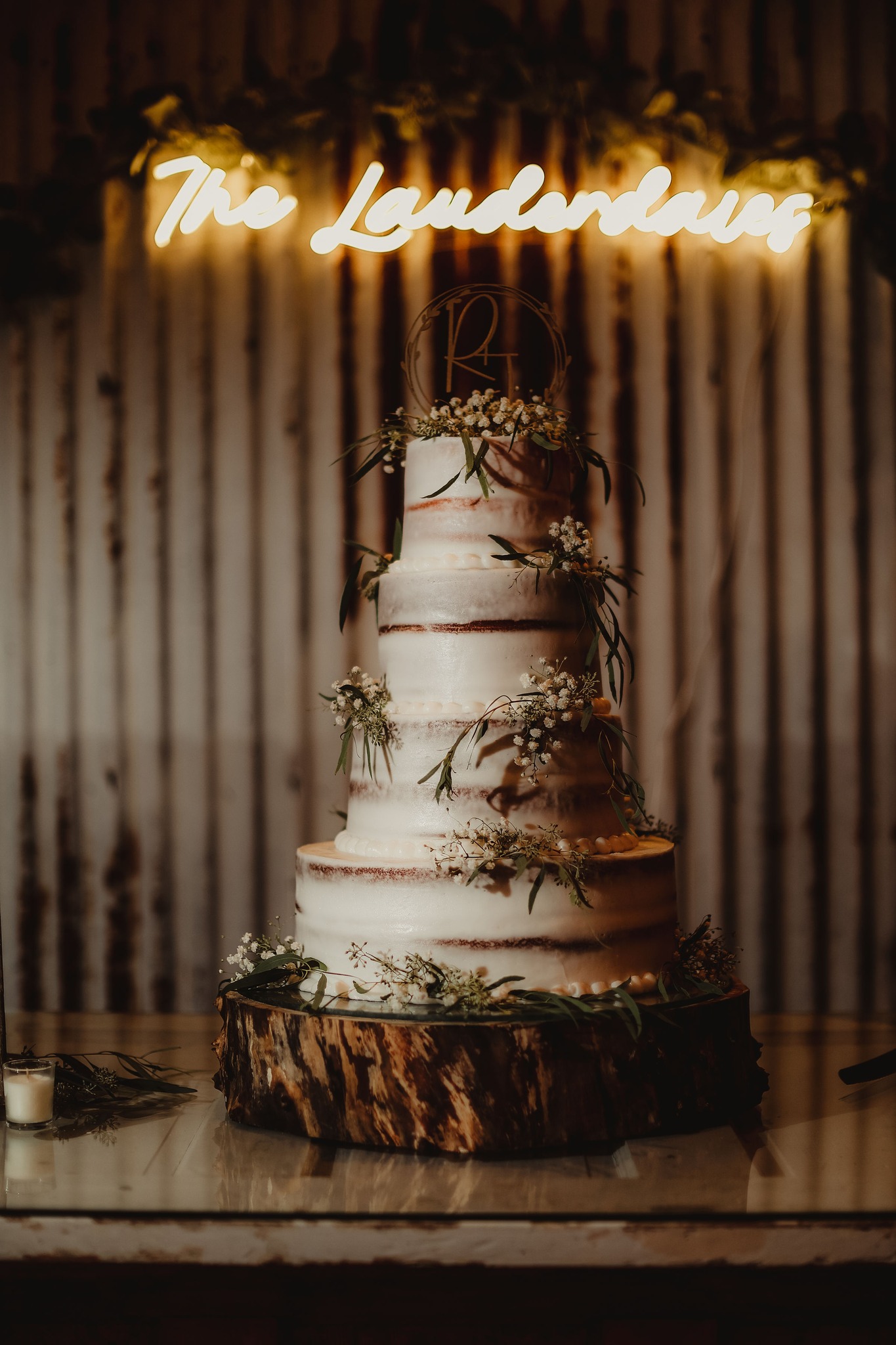 rough iced wedding cake