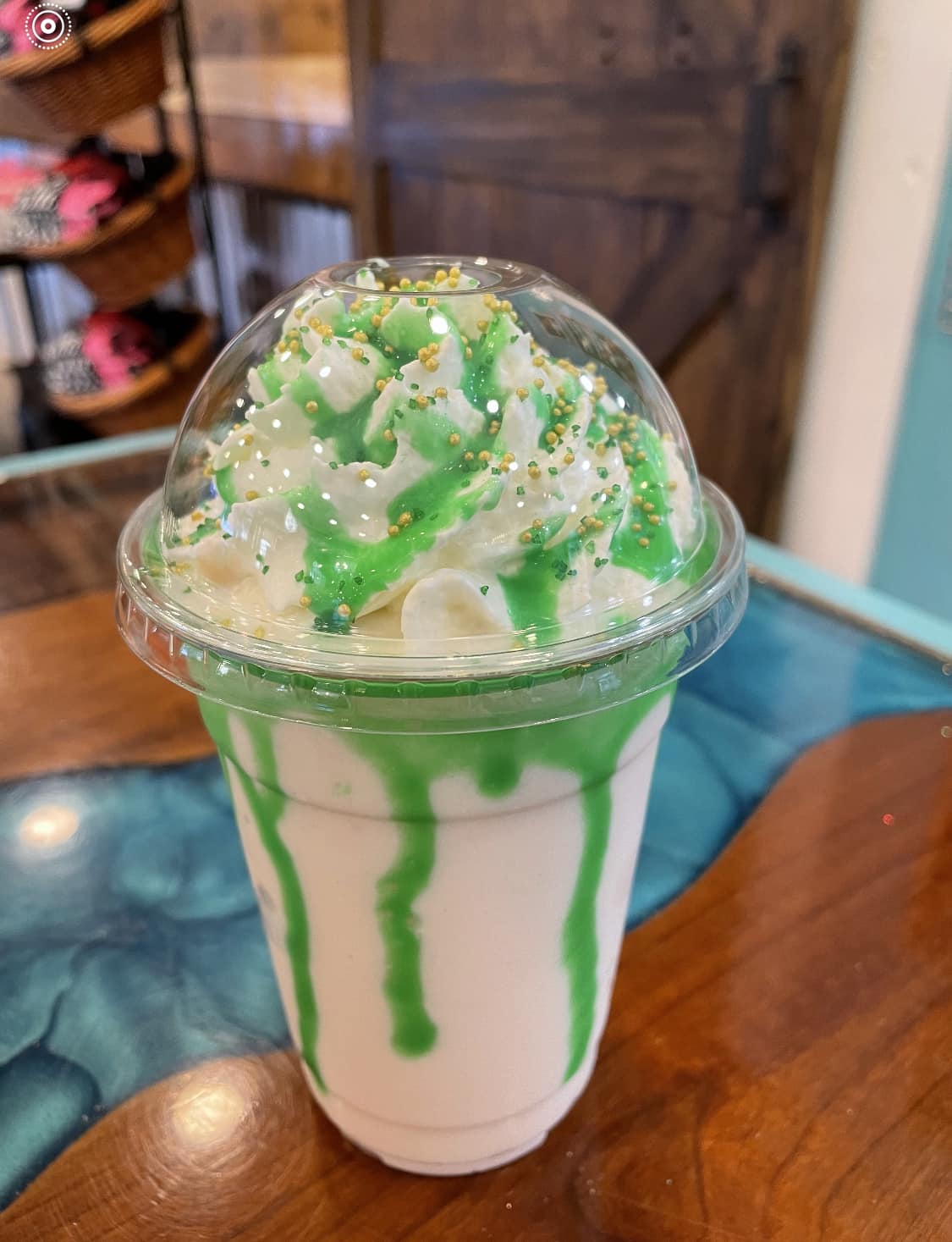 green and white frozen coffee